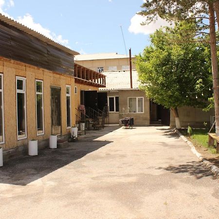 Guest House Jamal Naryn Luaran gambar